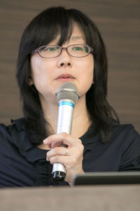 沖 理子 氏