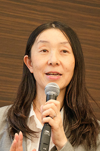 井出 留美 氏